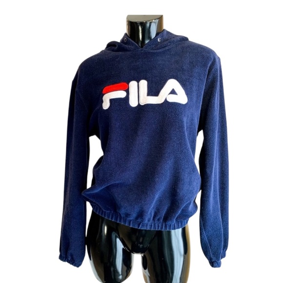 5/25$ ✨ Fila Sweater - Picture 1 of 5